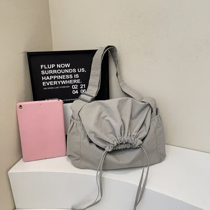 

Crossbody Bag for Couples, Drawstring, Large Capacity Folding Mailman Bag, Unisex Solid Color, Versatile Shoulder Bag El Paquete