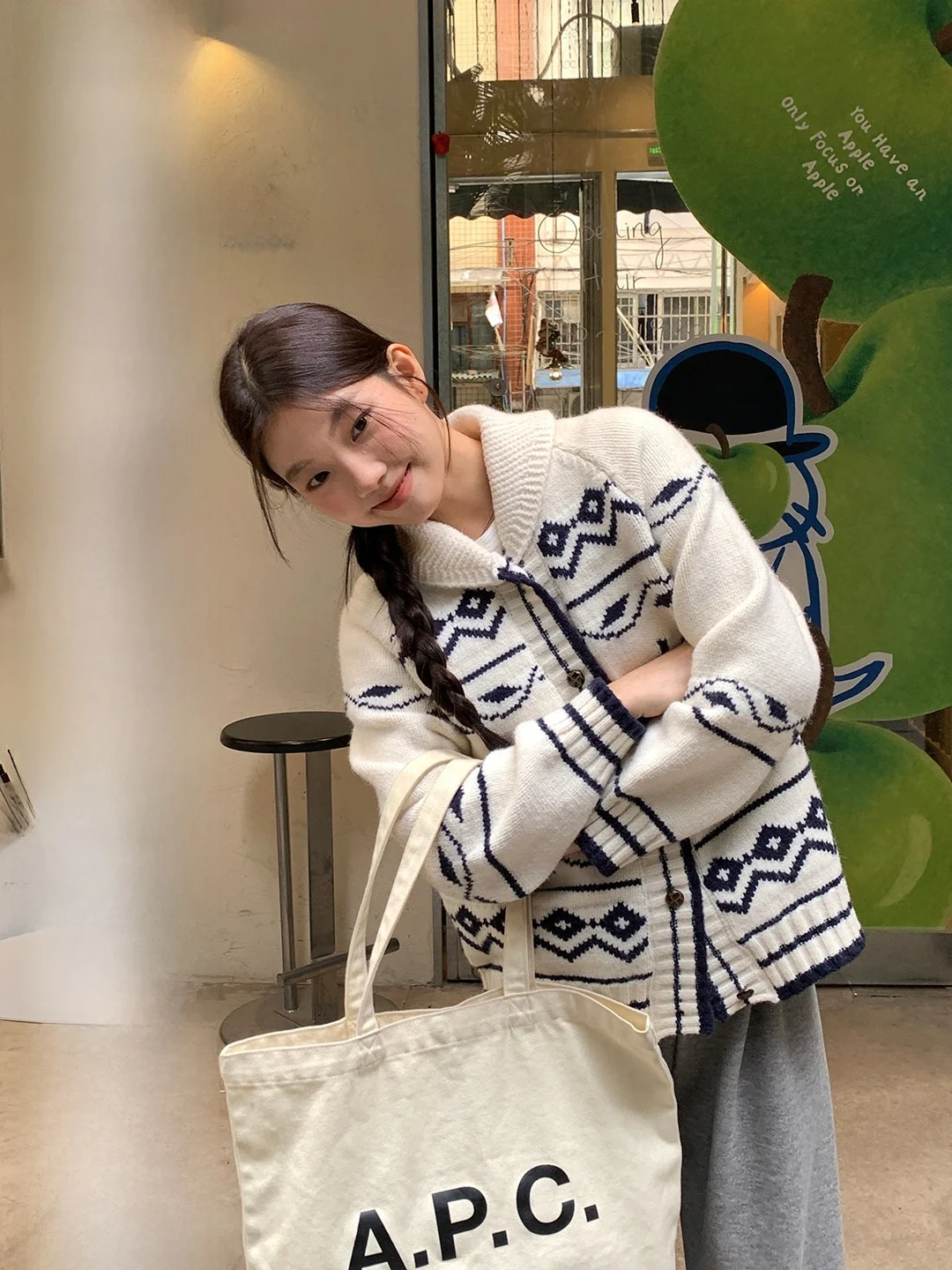 

Retro Sle Fair Isle Knitwear Coat Turn-down Collar Aosphere Personali Top for Women Winter New Arrival Loose Fit Soft