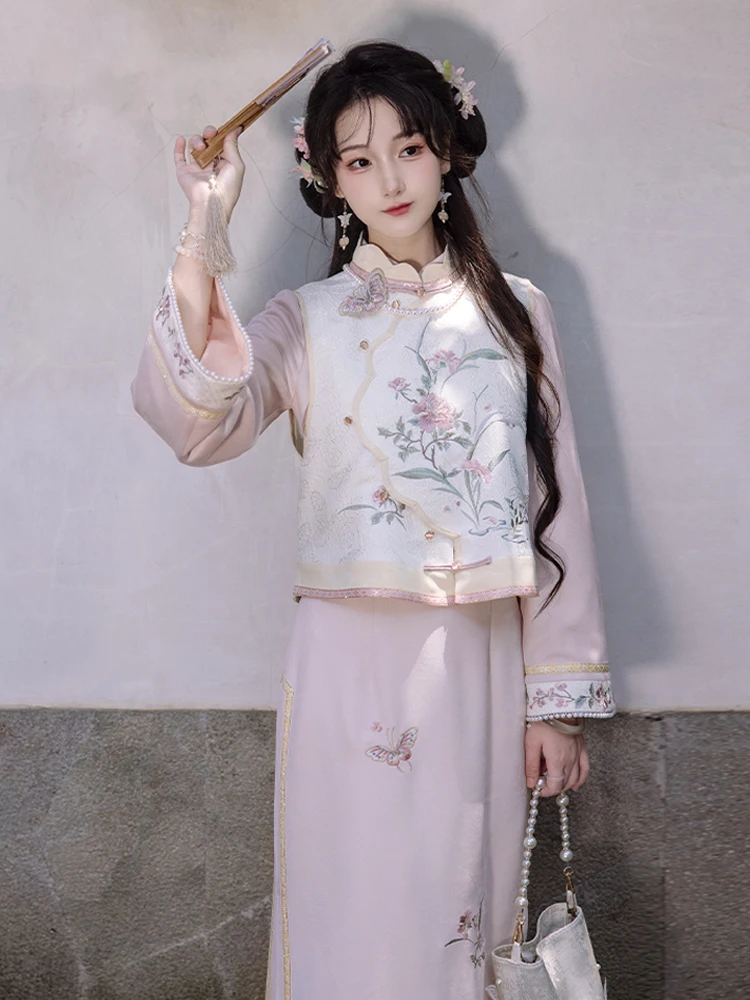 

Chuan Dai Time New Chinese Sle Embroidered Brooch Pin Exquisite Silk Vest Design for Women's Faion