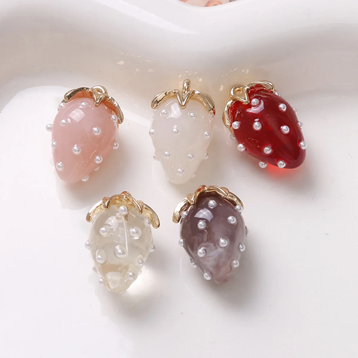 2Pcs Color Print 3D Cartoon Strawberry Shape Acrylic Handmade Beads DIY Jewelry Garment Pendant Accessory - view 4