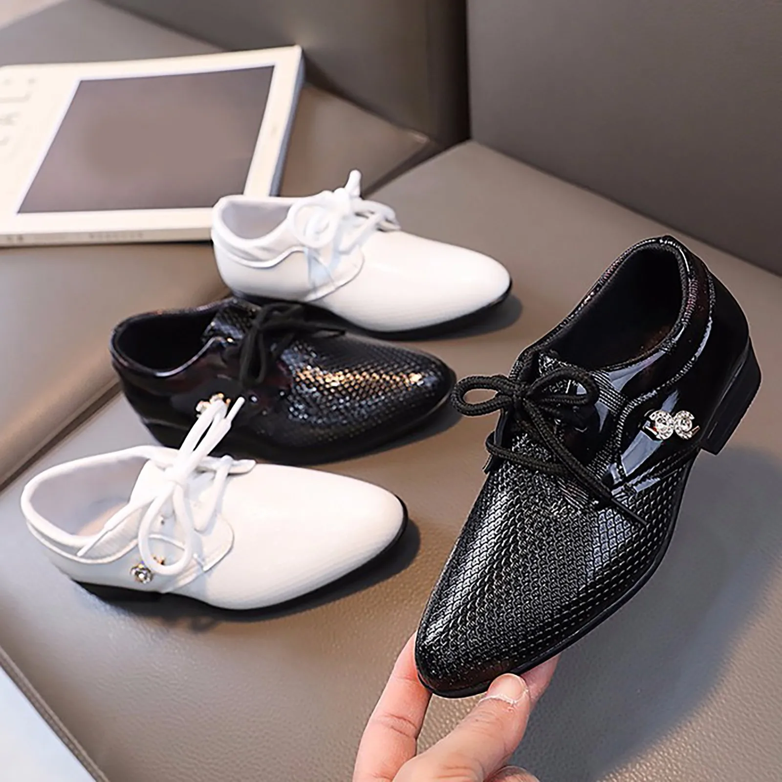 Shoes Light up Boys Leather Shoes Spring And Autumn Stylish UK Wind Lace Up Children'S Single Shoes for Middle School