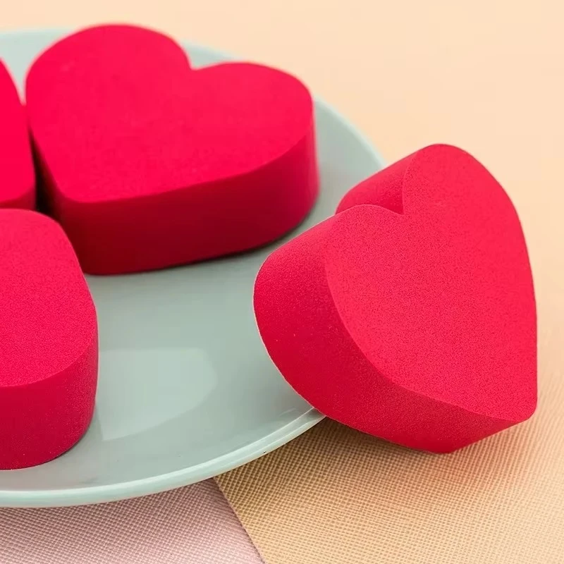 1pc rosa vermelho em forma de coração macio compõem esponjas rosto fundação corretivo creme em pó mistura manchas puff ferramentas de beleza cosmética