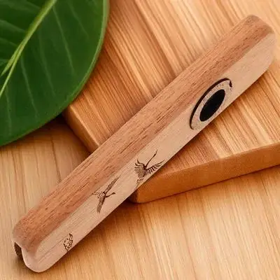 

Казу из черного орехового дерева: простой в освоении, компактный музыкальный инструмент, идеально подходит для вечеринок, фестивалей и начинающих.