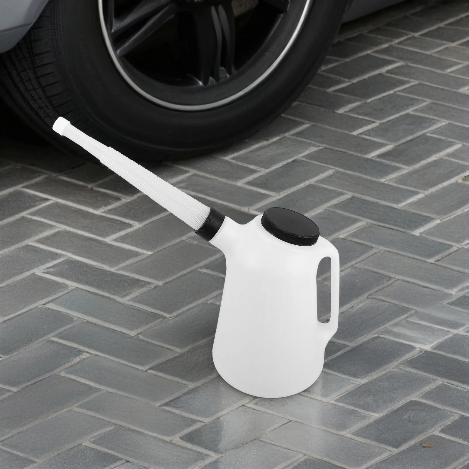 

5L Car Engine Dispenser Heavy-Duty Plastic Jug Long Spout Container Multi-Functional Liquid Storage Bottle For Vehicle