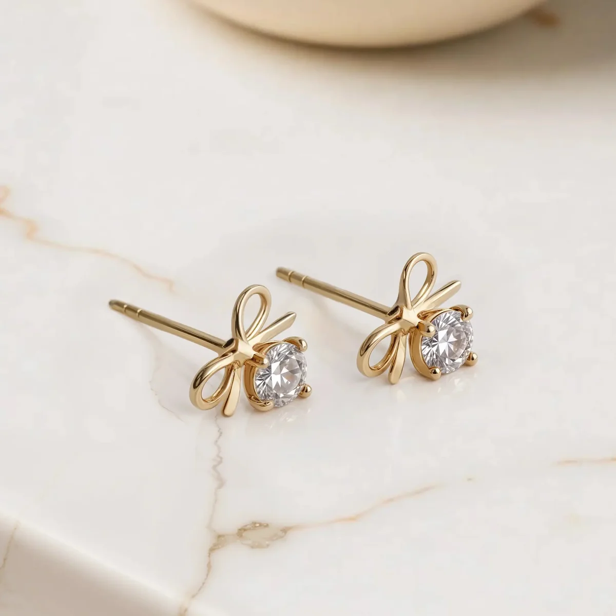 Bow Shaped Lab Grown Diamond Earrings 9K/14K/18K Yellow Gold IGI Certified Round Cut Lab Created Diamond Stud Earrings For Women
