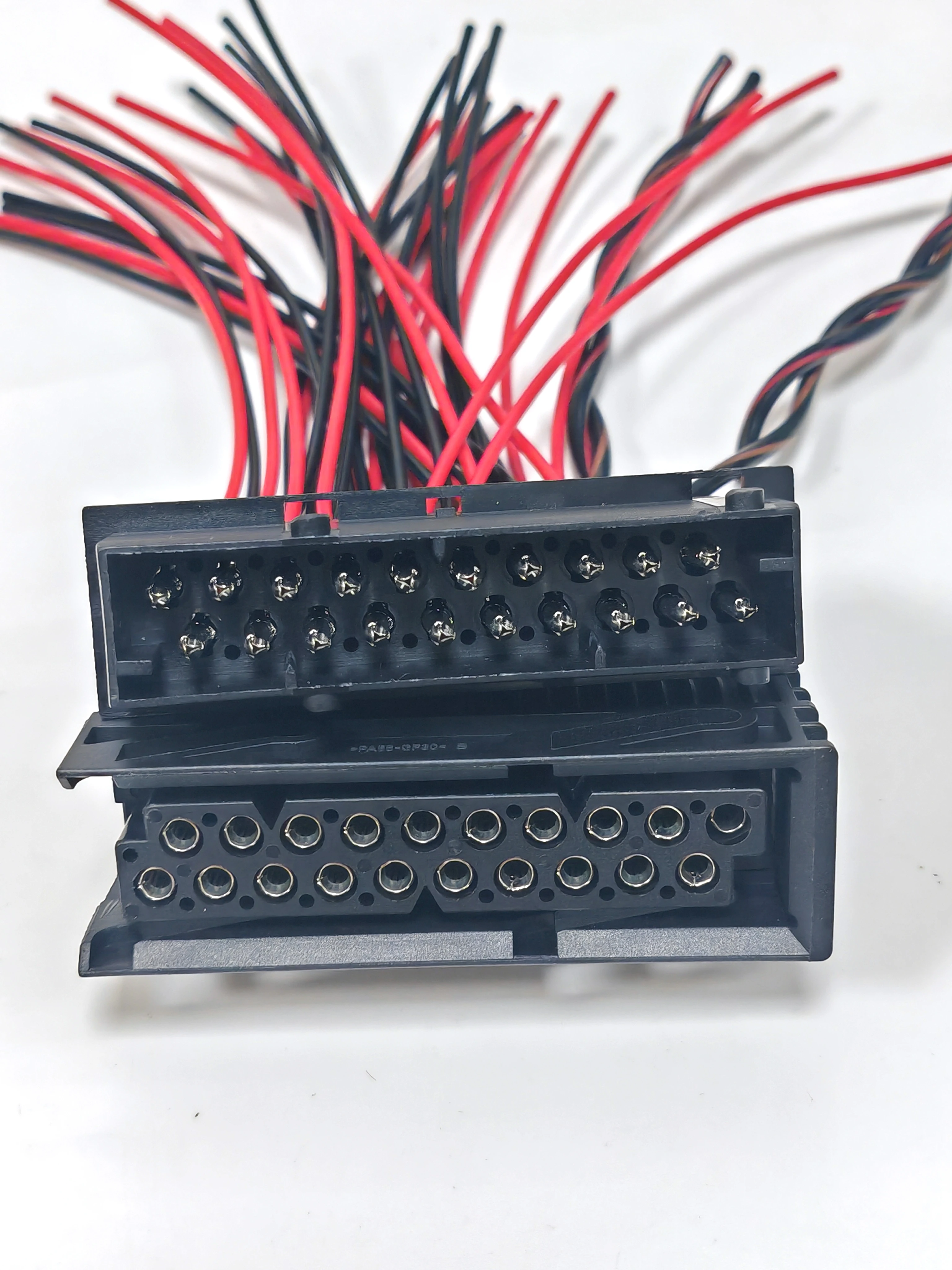 

20p male/female connector rubber shell B MW E66 Harman Cardon L7 BO Hua power amplifier plug Z4 power amplifier seat son