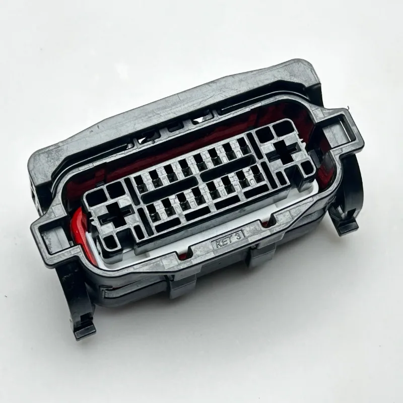 1PCS MG656998 Original 18 Hole Automotive Connector Headlight Harness Housing Jacket