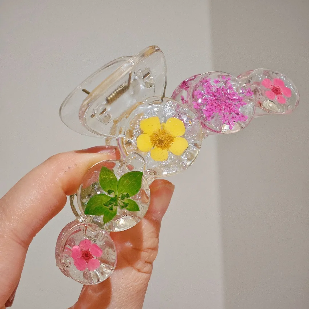 

3255 Wholesale Handmade Transparent Crystal Plant Dried Flower Hair Clip Shark Clip Back of Head Christmas Birthday Gift