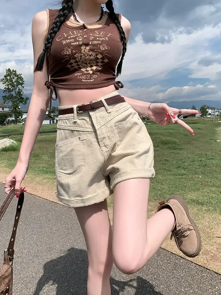 팝 여성의 새로운 하이 웨이스트 슬림 A 라인 곱슬 핫 소녀 디자인 살구 반바지