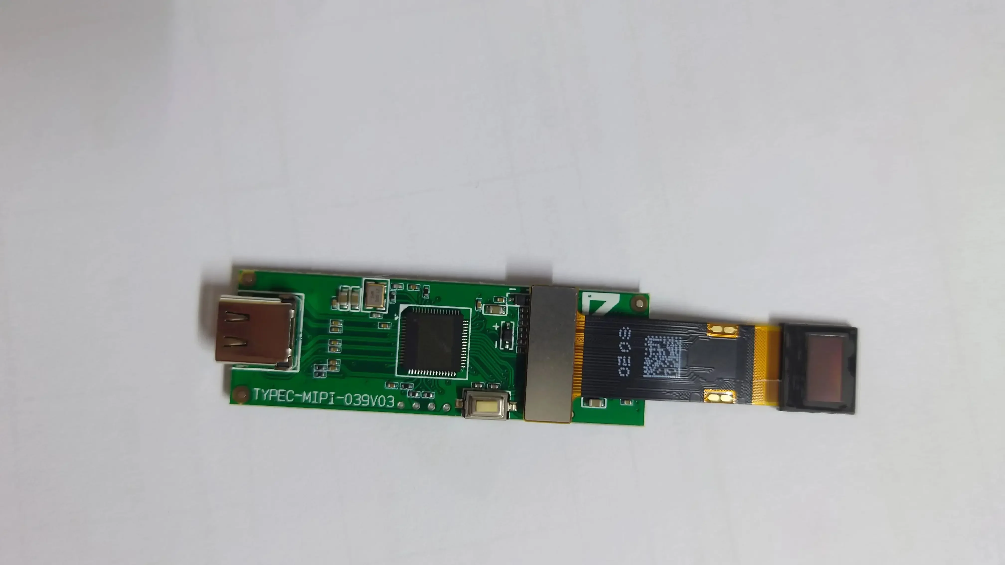 2025 BOE 0.39 بوصة شاشة OLED صغيرة 0.39 بوصة 1920*1080 دقة شاشة AMOLED مع لوحة تحكم من النوع C