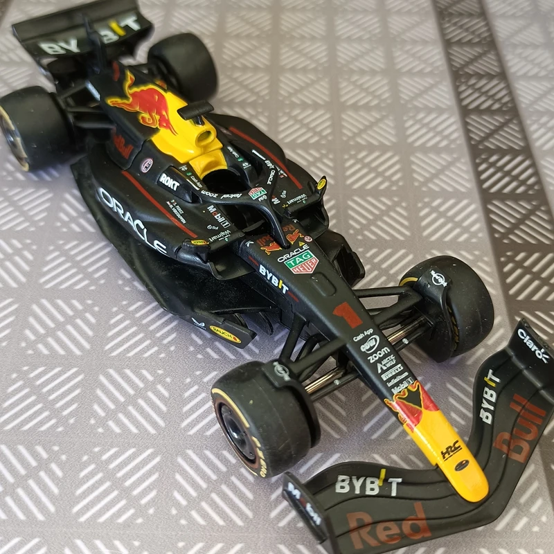 

Модель гоночного автомобиля Формулы-1 Red Bull RB19, масштаб 1:43, статическая миниатюрная фигурка, коллекционный сувенир, подарок