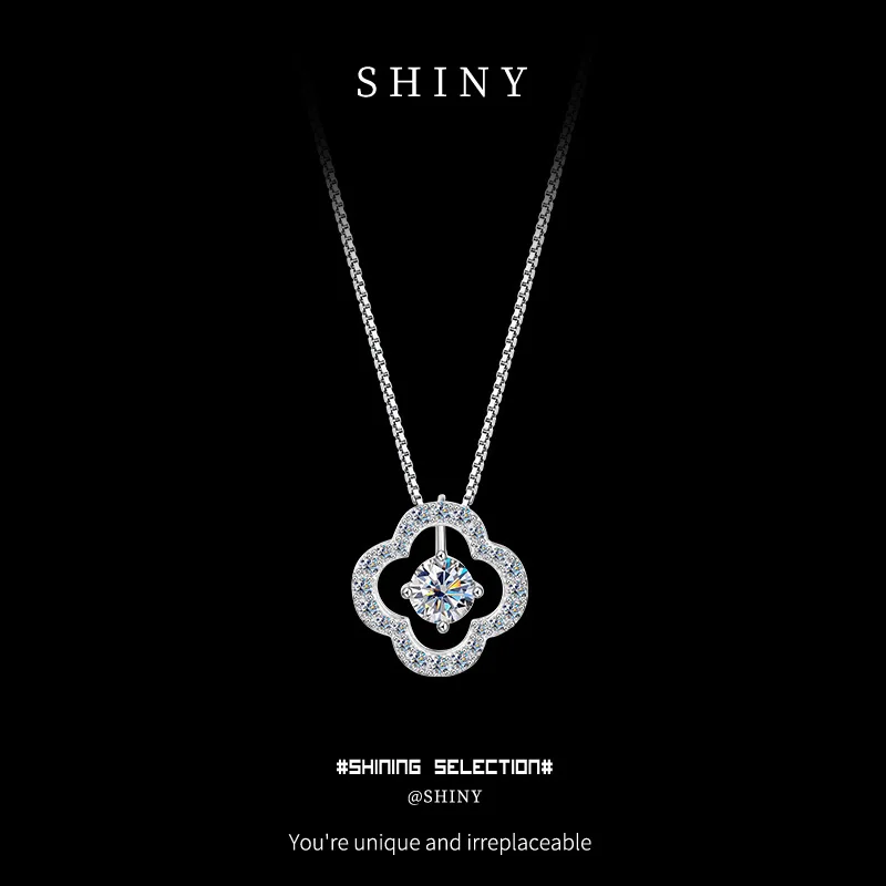 

Women's S925 Silver 0.5ct vVS1 D Color Moissanite Necklace Exquisite Lucky Grass Design Silver Jewelry Gift for Valentine's Day