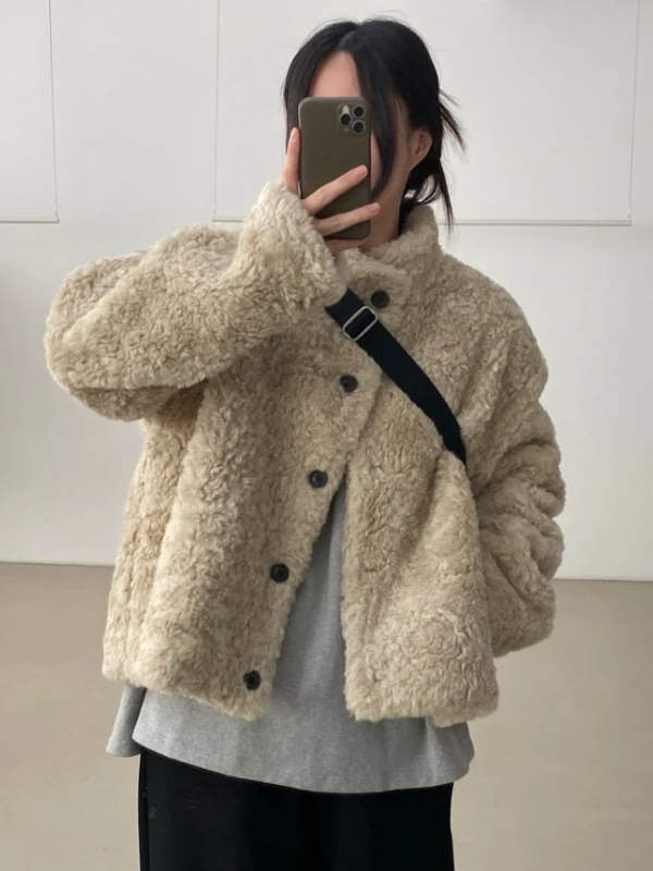 

Теплая меховая шуба с воротником в стиле ретро, женский новый зимний топ, модный корейский свободный крой из полиэфирного волокна, без шапки в комплекте