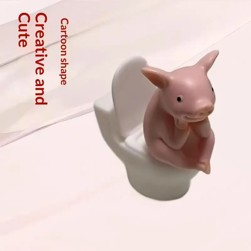 C 1PC Cute Pig Sitting On Toilet — Pvc Bathroom Statue, Tabletop Or Wall-Mount Decor — Father's Day Gift For Home & Office 1PC