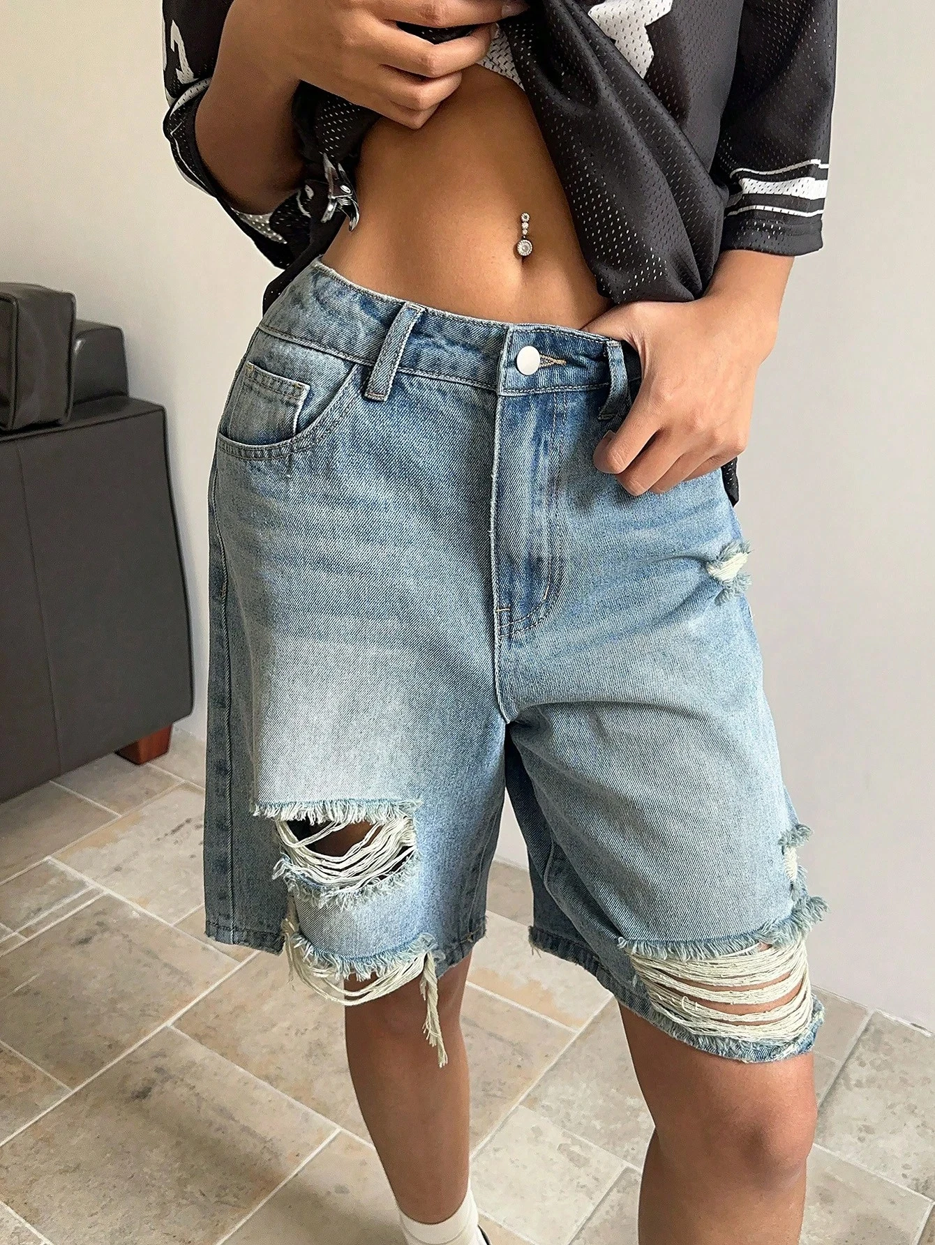 Foreign Trade European Beautiful Women's Denim Ripped Straight Five-point Pants Jeans