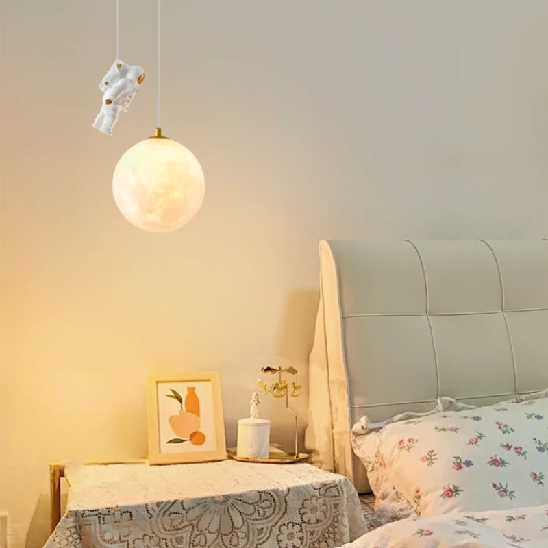 Imagem -02 - Modern Bedside Pendant Lamp Quarto Quarto Infantil Lunar Astronauta Estudo Criativo Indoor Light g9 Pendurado Lighting Fixture Led