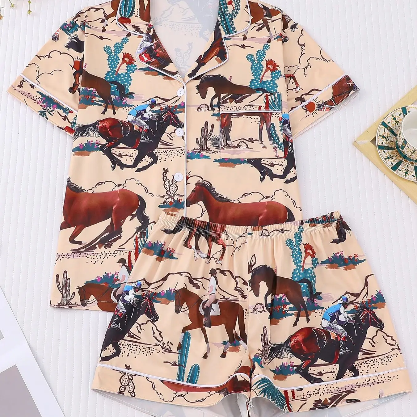 

Retro printed desert horse riding pajamas, light apricot bottom women's lapel cardigan, elastic waist shorts, home decor