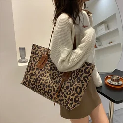 Leopar baskı büyük çanta kadın yeni Retro büyük kapasiteli omuzdan askili çanta Trend doku banliyö el Tote çanta