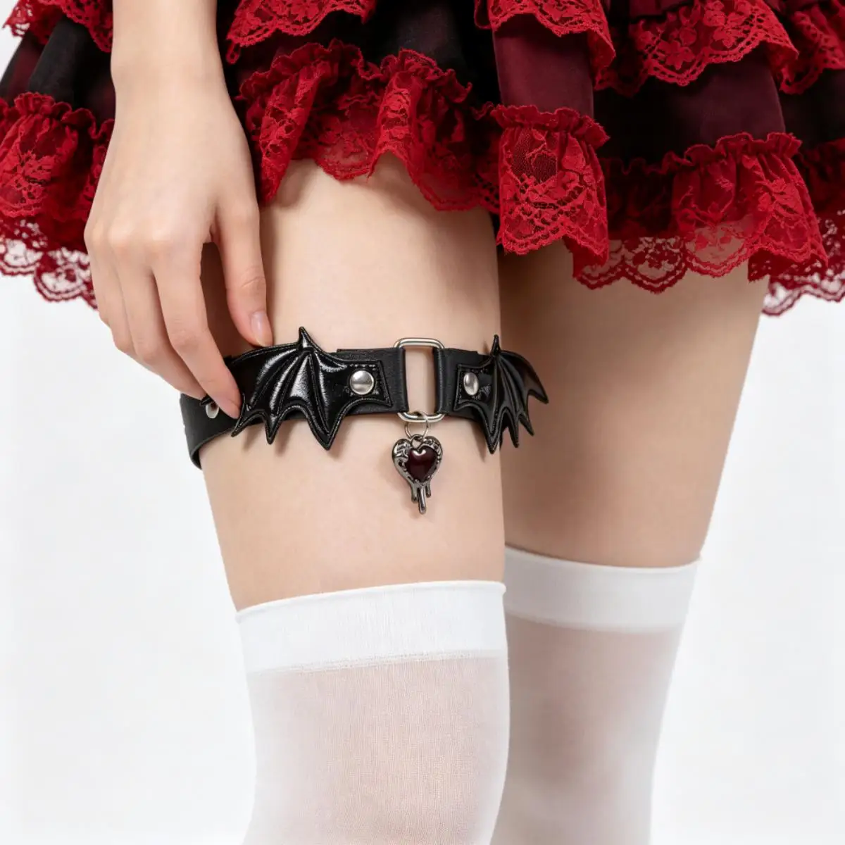 Y2K Dark Style Heart Leg Accessory, Sweet and Edgy Heart Leg Accessory, Versatile Thigh Band