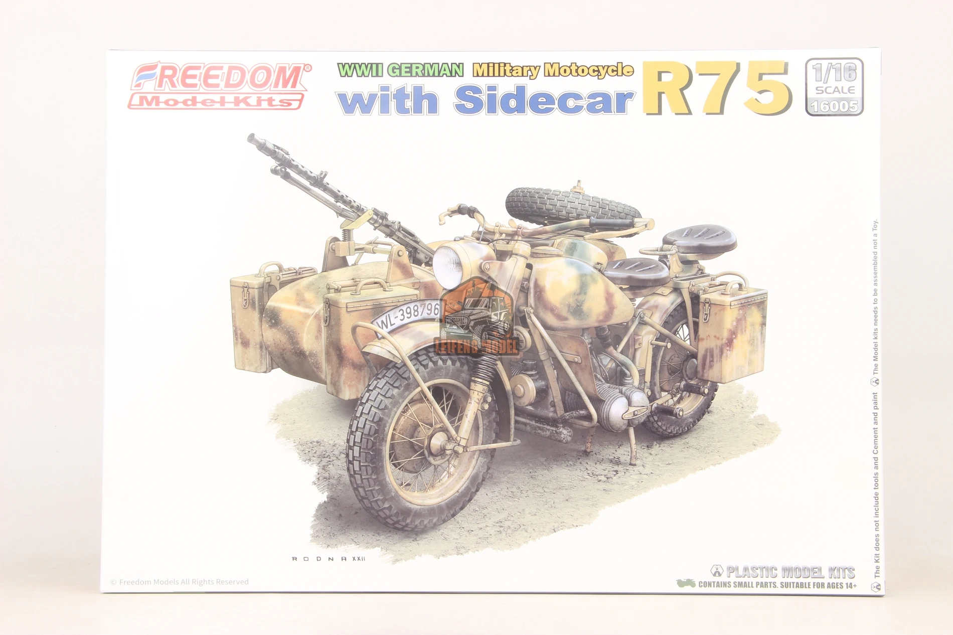 

Freedom 16005 1/16 WWII German Military Motocycle R75 with Sidecar Model Kit