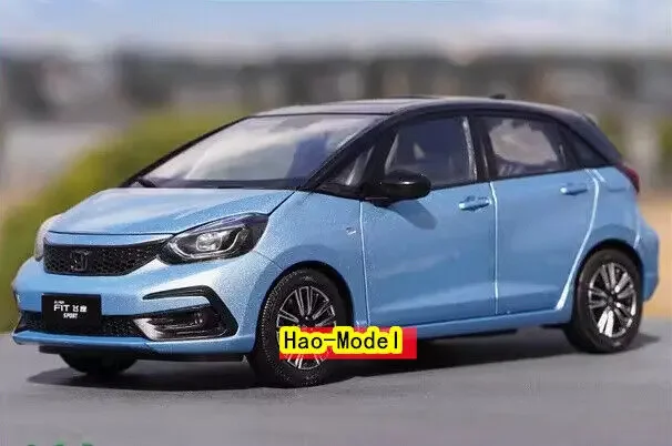 

Модель автомобиля 1:18 для GAC Honda FIT 2020, литая металлическая детская игрушка, подарок на день рождения для мальчиков, хобби, демонстрация, коллекционные украшения, синий/белый