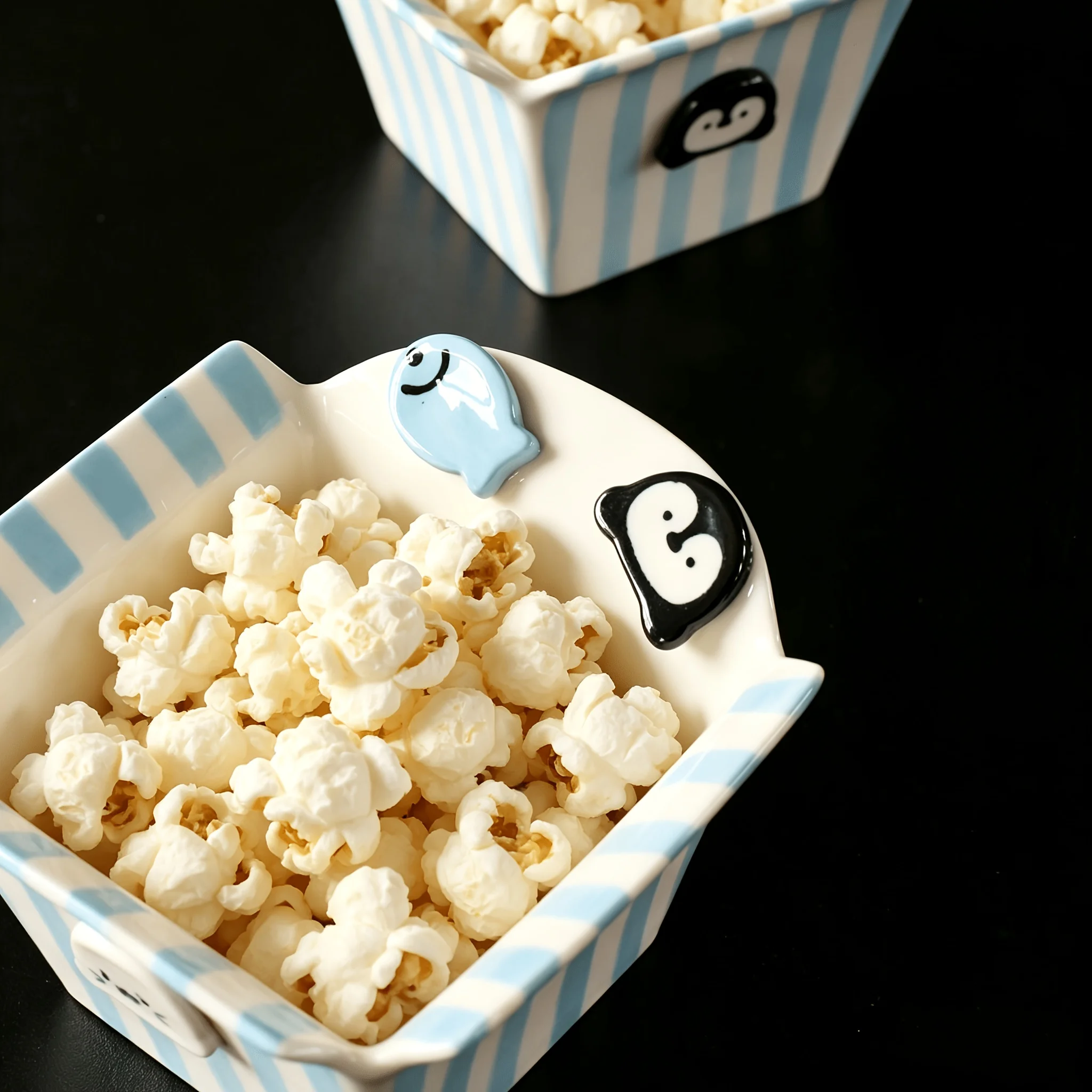 1 Stück Pinguin-gestreifte Keramikschale, Schale für Fischchips und Brathähnchen, exquisite und stilvolle Keramik-Snackschale, geeignet als dekoratives Tischgeschirr für Zuhause, Dessertschale für Partys, Aufbewahrungsschale für Gabeln und Löffel, Geschenk, Feiertagsdekoration. – Detail 3