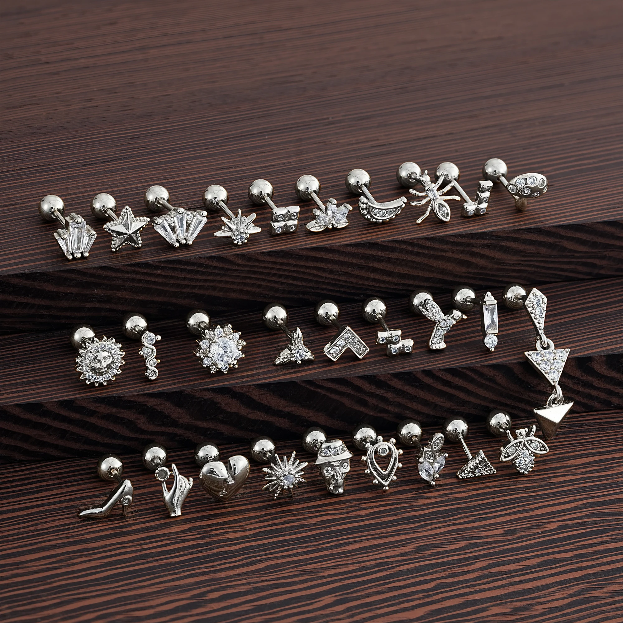 1pc Bee Flower Ear Crawlers Hellix Stud Earrings Piercing Tragus Back-Screwed Ear Studs Piercings Oreja for Women Body Jewelry