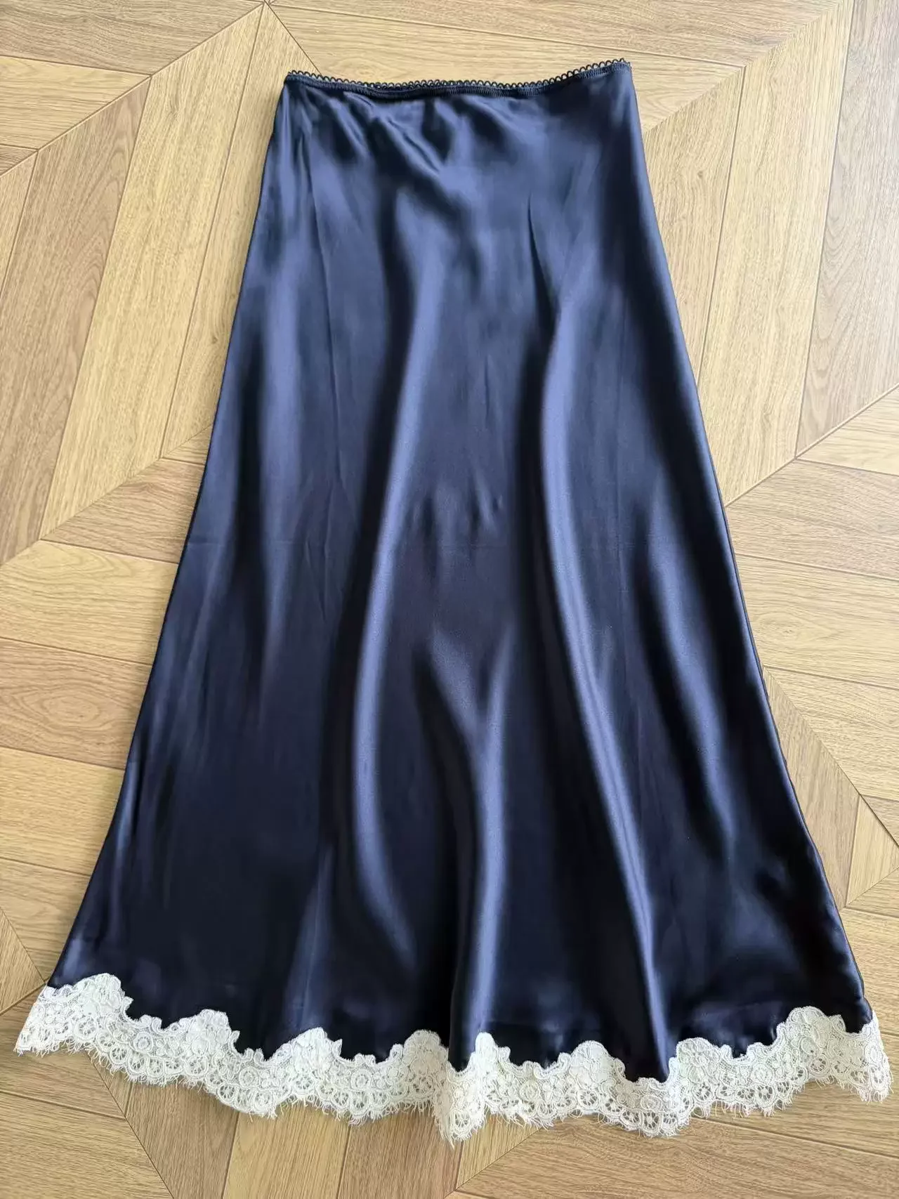 100% Silk Women Navy Blue Skirt Lace Stitching Hem Elastic Waist Fashion Satin Mid-Length Skirt