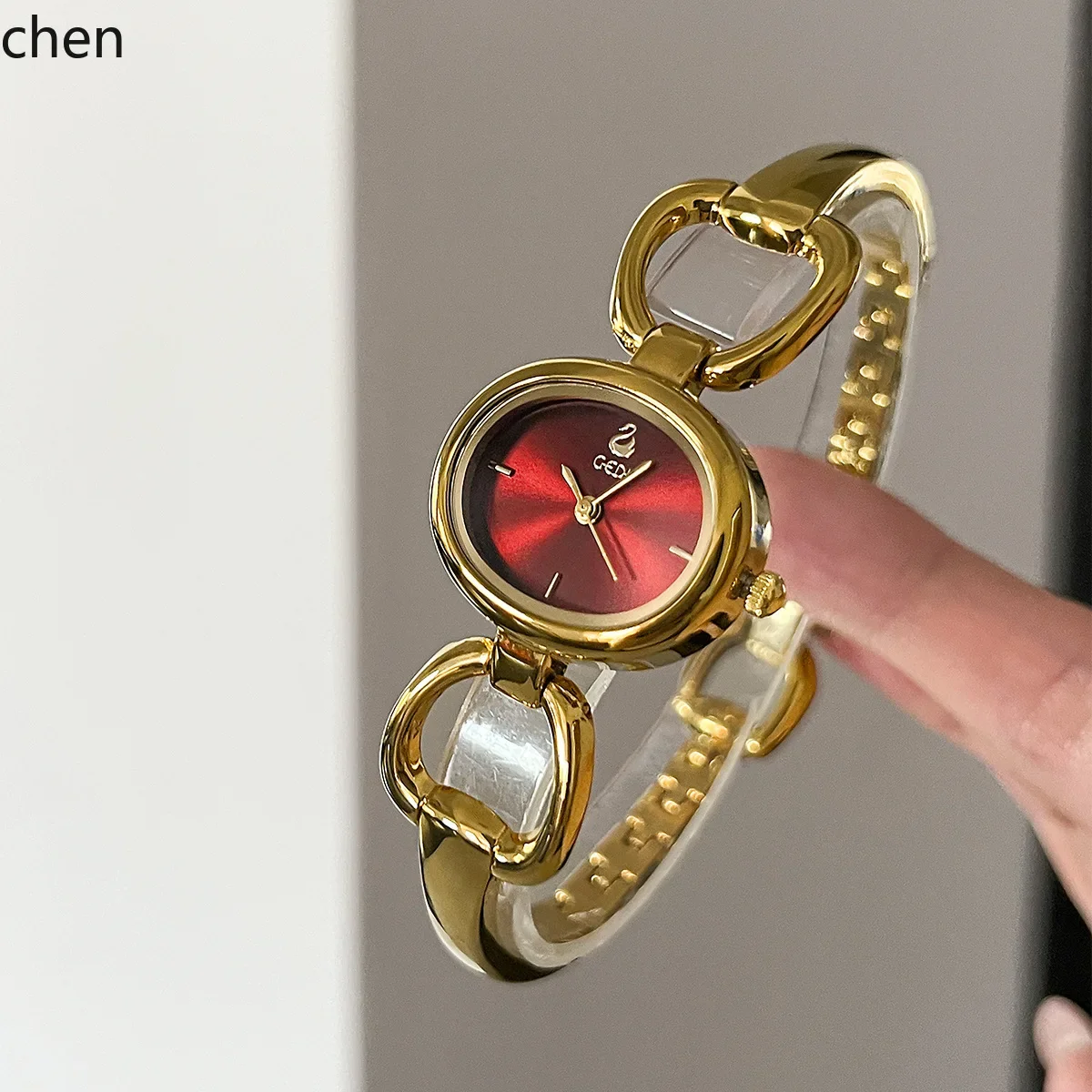 

ZZB designer watch: new, versatile, and understated women's timepiece