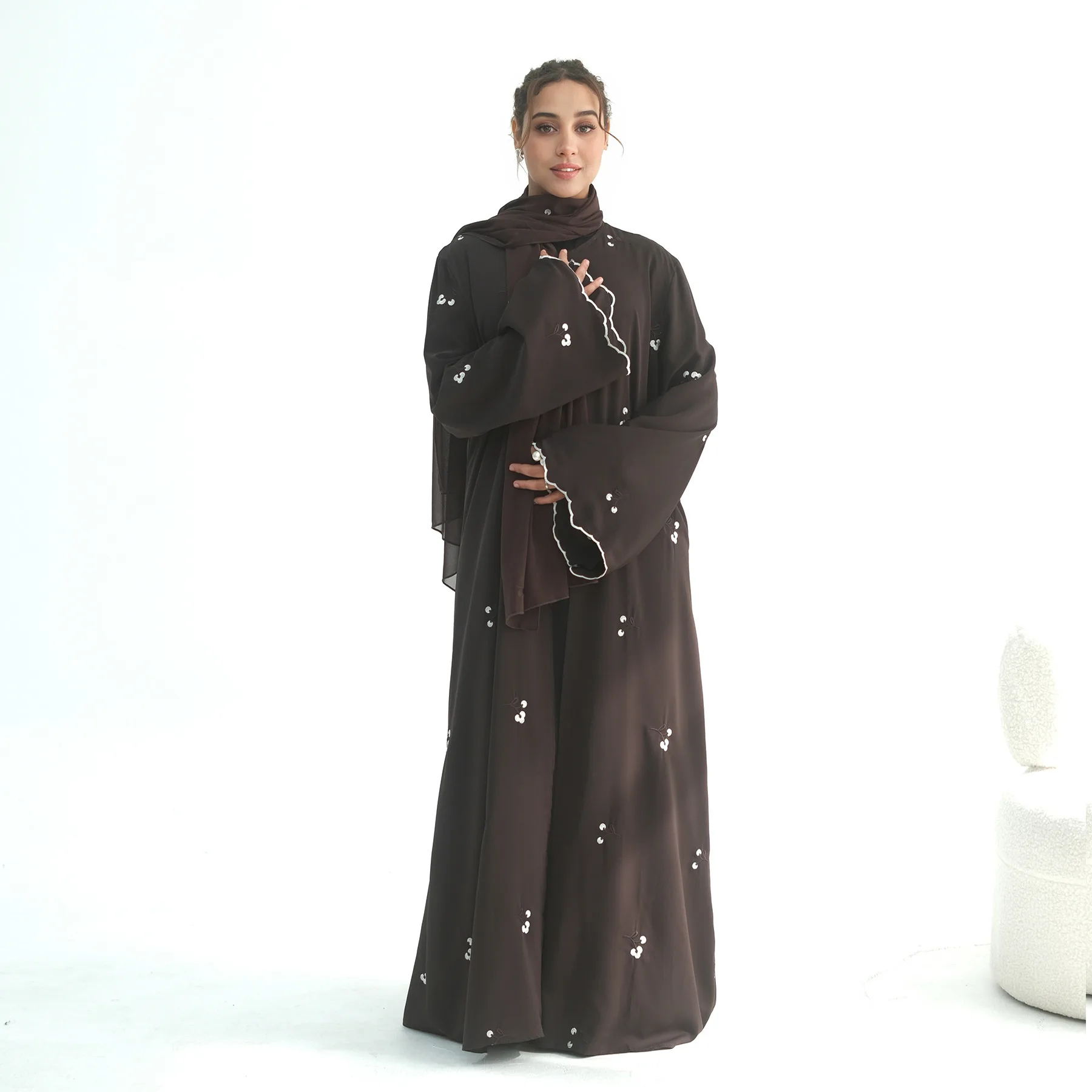 Zestaw: Eid Djellaba, haftowane abaje, hidżab, sukienka, odzież muzułmańska, Dubaj, Turcja, kaftan, kimono, kardigan, Ramadan, jalabiya, skromna odzież islamska