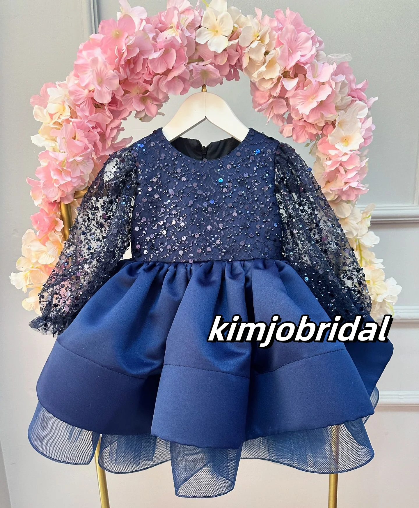 

Cute Long Sleeve Beading Ball Gown Little Flower Girls Dress 2025 Crew Neckline Satin Sparkly Baby's Pageant Dresses