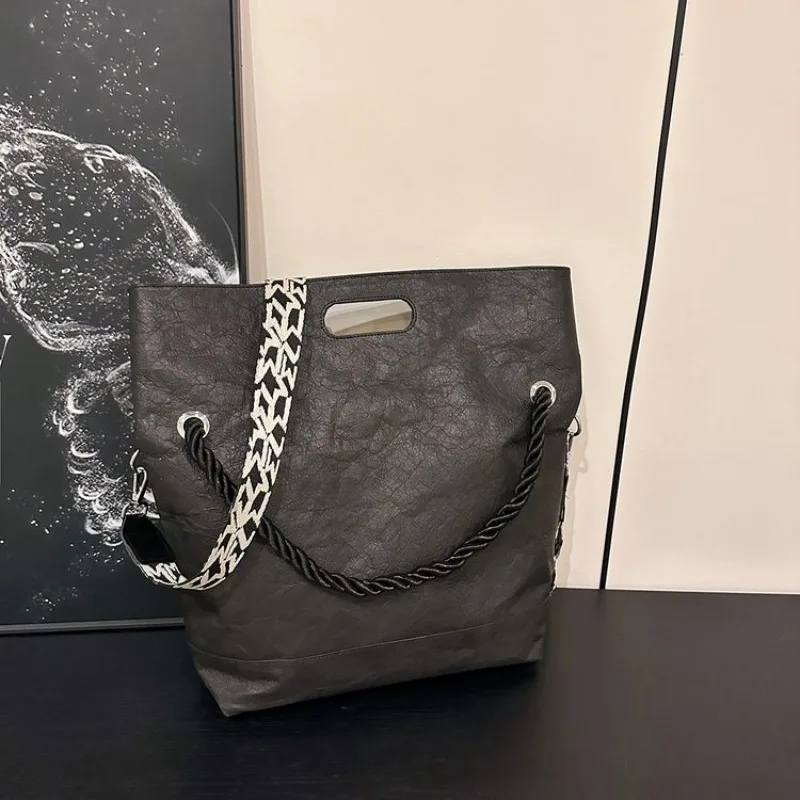 

High-End Unique Leisure Designer Diaper Bags For Women Minimalist Leather Large Capacity Elegant Crossbody Bag Luxury Vintage