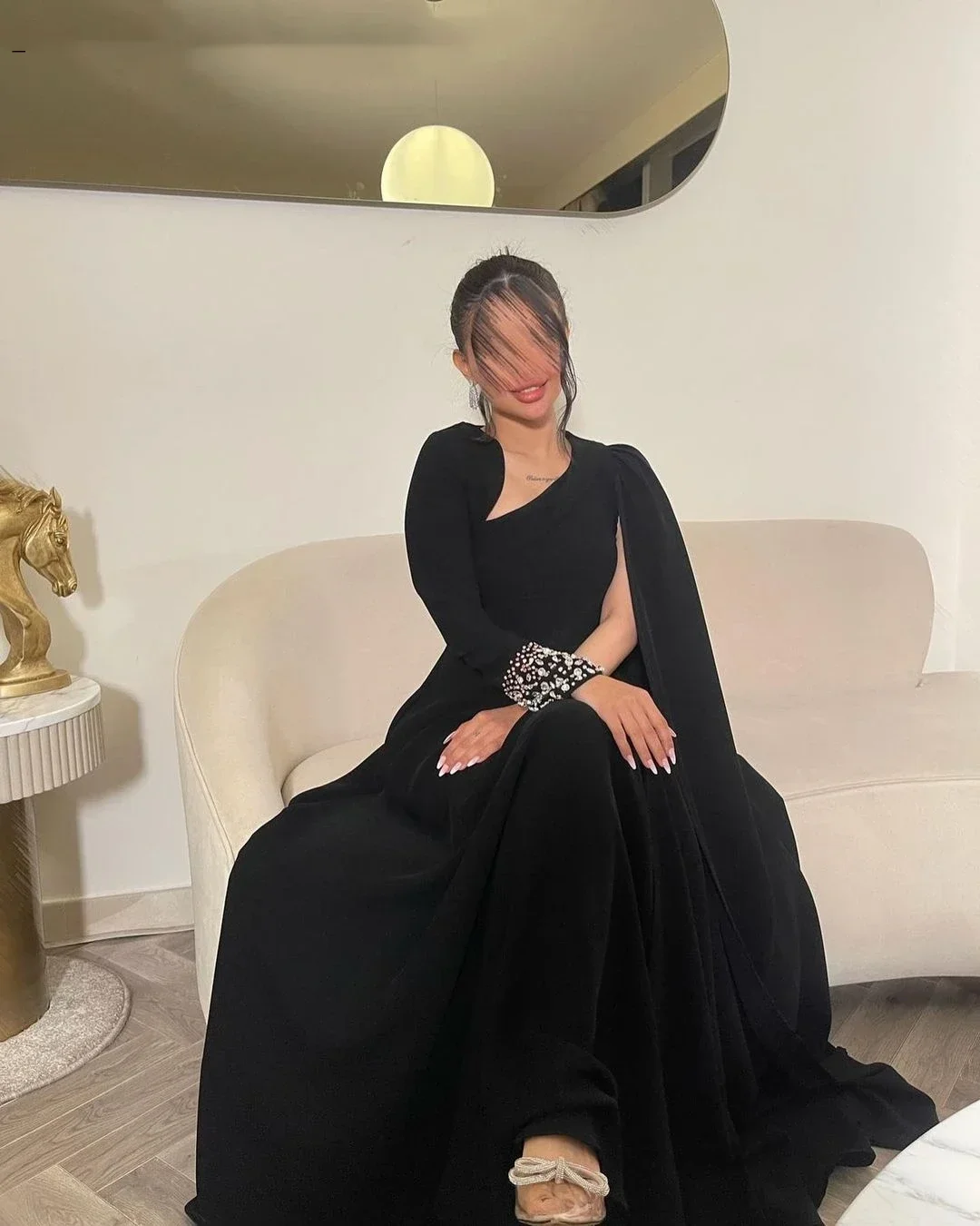 Customized Vintage Black Long Sleeves Evening Dresses for Womne Saudi Arabia Prom Dress Pleated Beadings Floor Length Formal Occ