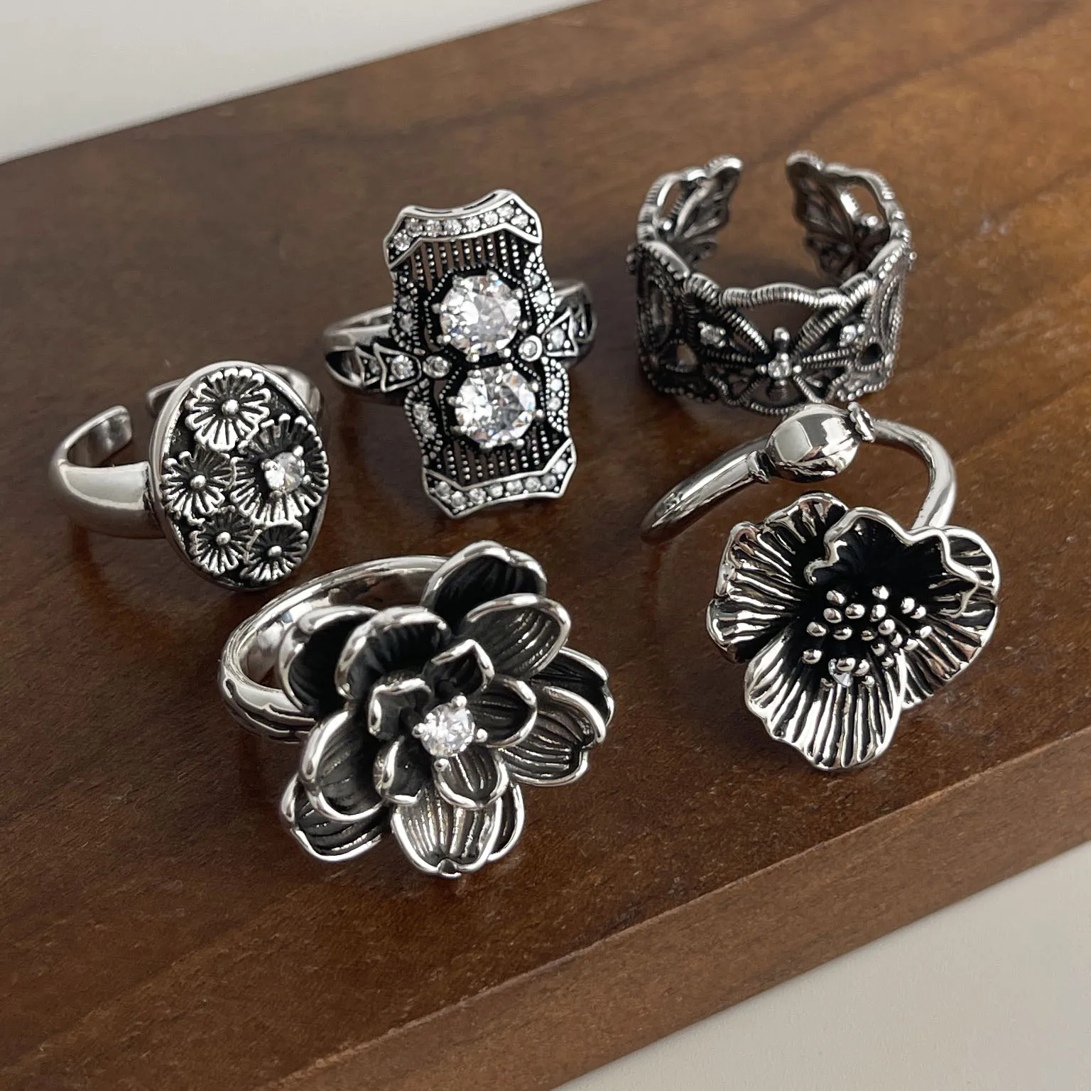 BF CLUB 925 Sterling Silber Ring für Damen, Schmuck, Retro-Blumen-Design, offener Vintage-Ring, handgefertigt, hypoallergen, ideal als Geschenk für Partys oder Geburtstage. – Detail 2