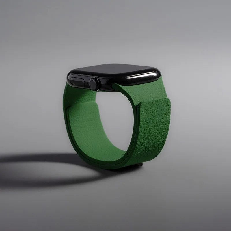 

Magnetic Strap for Apple Watch Band 45mm 44mm 40mm 46mm 41mm 42 Mm 38 Silicone Bracelet IWatch Series 10 9 8 7 6 Se Ultra 2 49mm