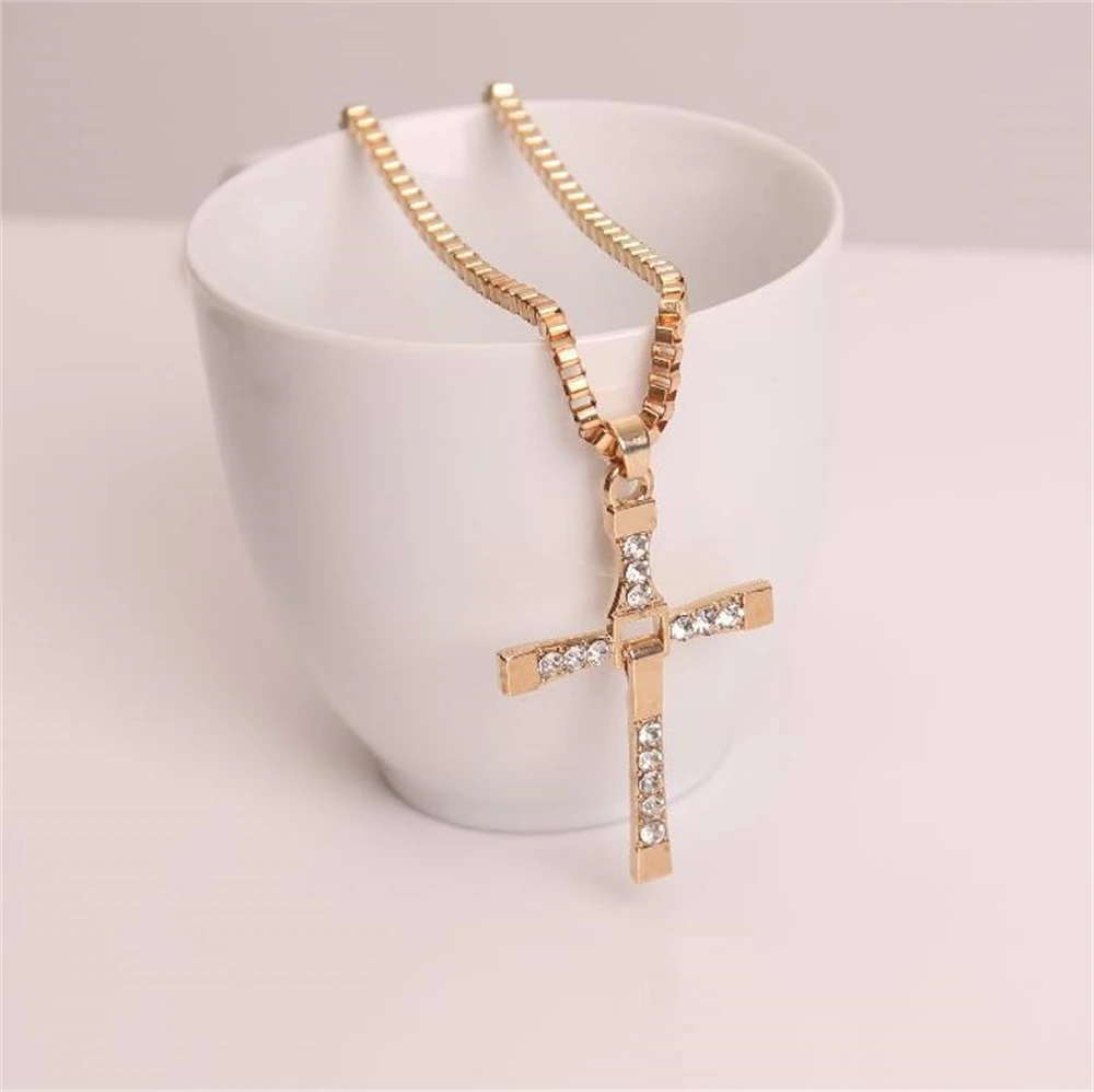 Fast and Furious 8 Dominic Toretto Cross Necklace Jewelry Classic Rhinestone Charms Cross Alloy Necklaces Men Pendant Gift