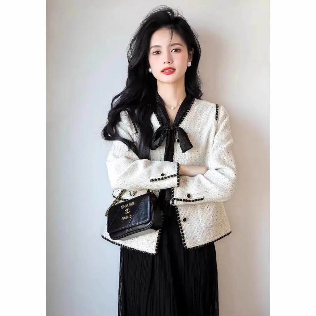 

Celebrity Fairy 2025 Xiaoxiang Lady Style Sequined Short Top Elegant Black White Contrast Color Spring Autumn New