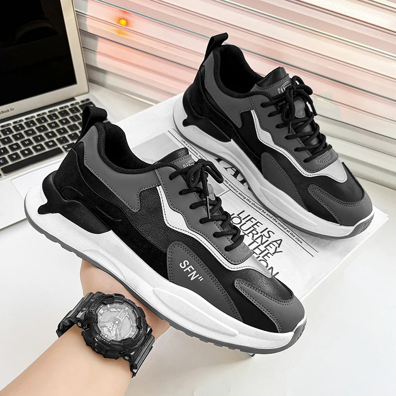 أحذية رياضية كاجوال للرجال، أحذية رياضية خارجية كبيرة الحجم من جلد البولي يوريثان مسطحة، مضادة للانزلاق ومقاومة للاهتراء ومريحة برباط