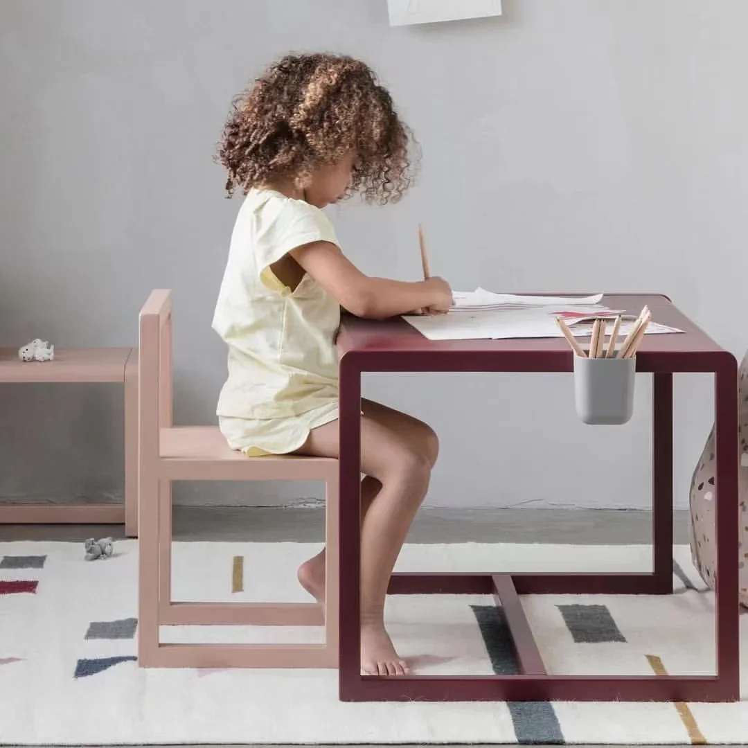 

Small Desk Child Table Chair Set Children's School Furniture Kids Study Tables Elementary Student Room Childrens Classroom