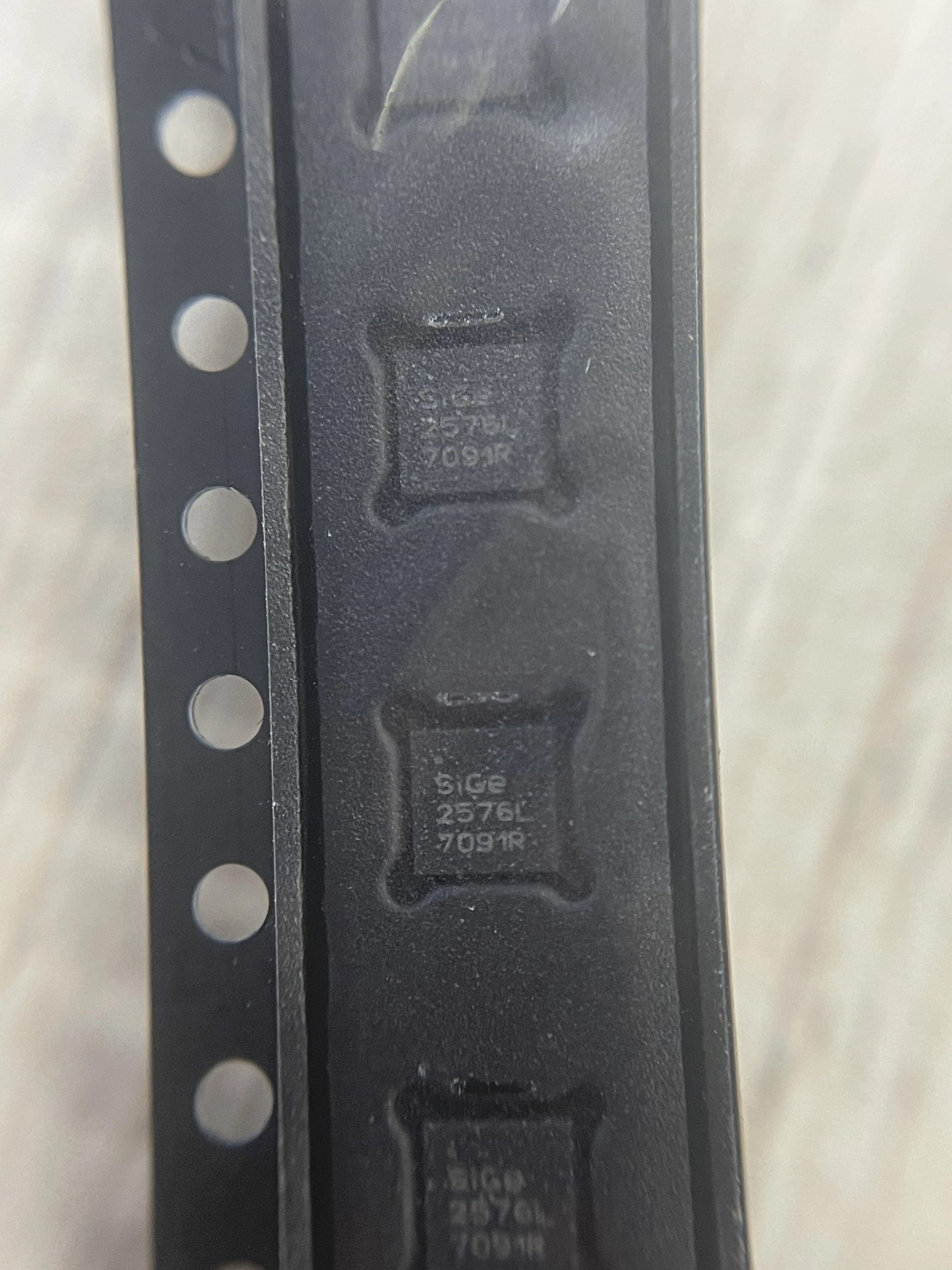 

100% New Original SE2576L-R