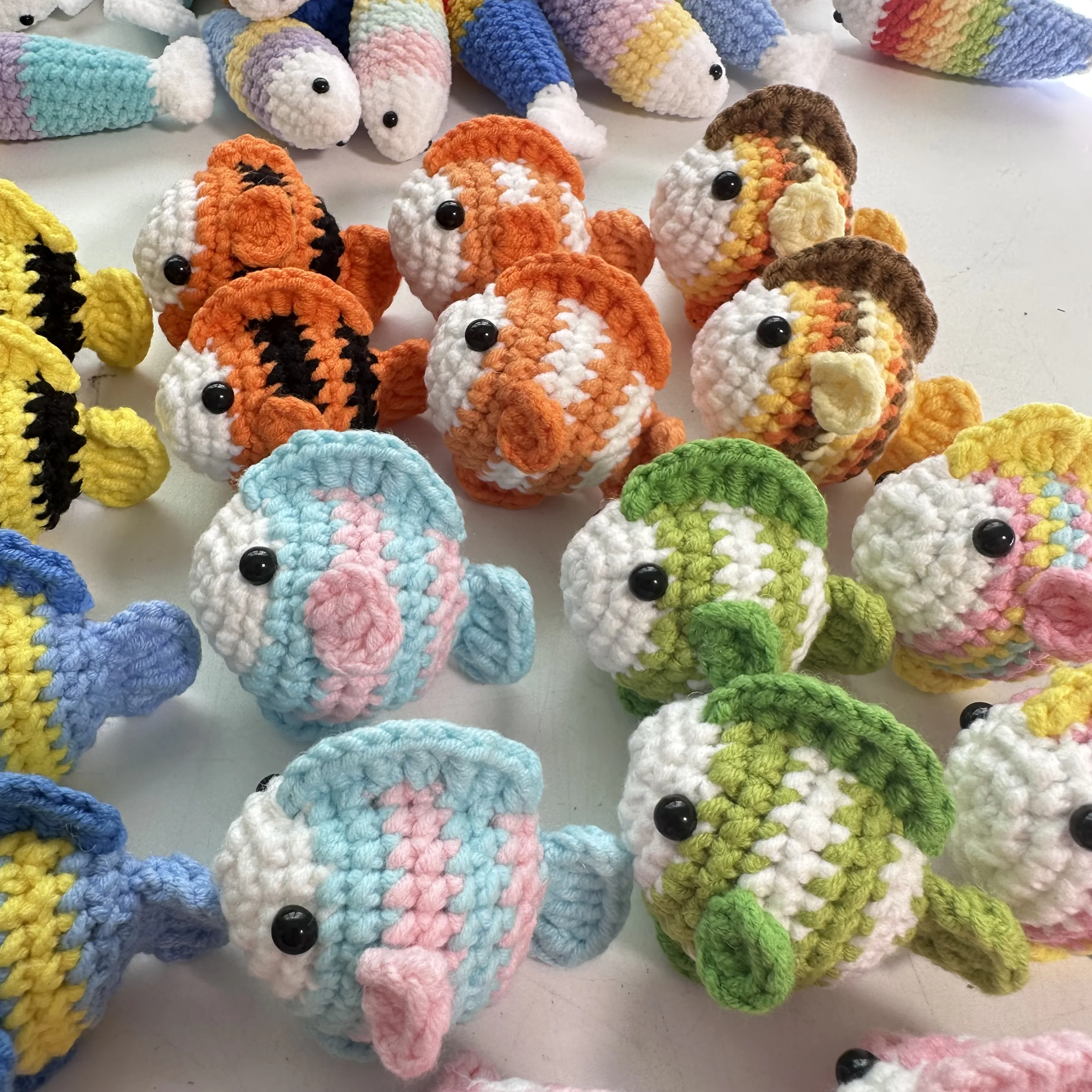 5pcs Hook Knitted Rainbow Fat Giant Salamander Fish Keychain Hand-woven Pendant Small Fish Keychain Creative Hanging Decoration