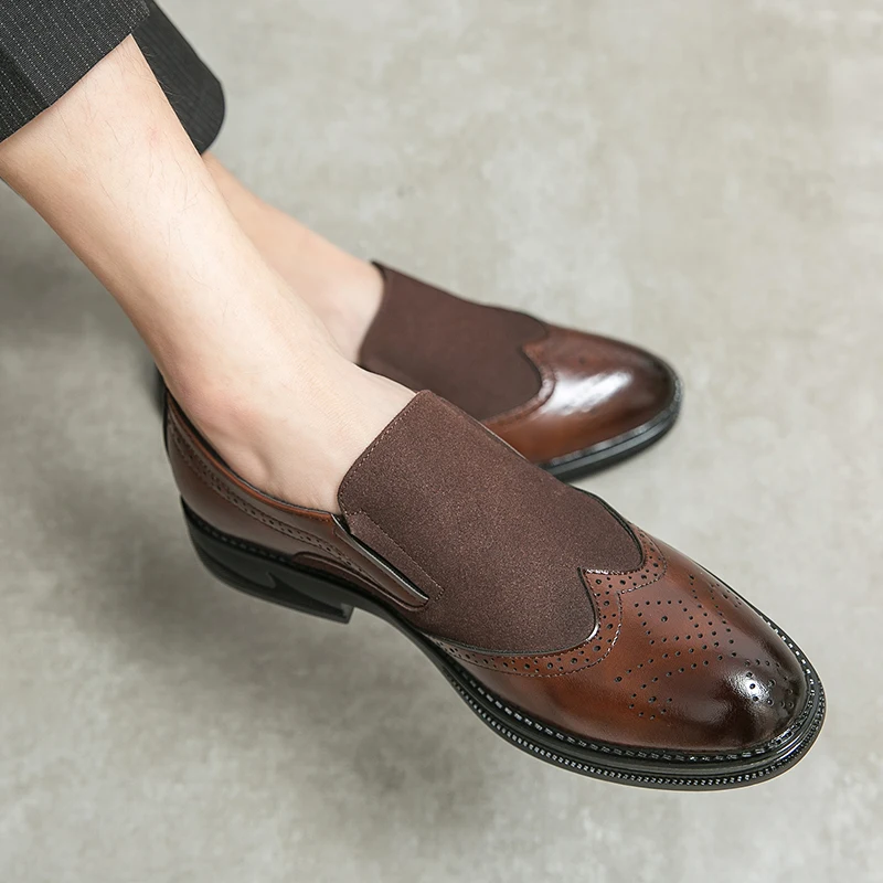 Brand Autumn Men's Comfortable Patchwork Foot Cover Casual Loafers Fashion New Men's Carved Round Head Banquet Leather Shoes