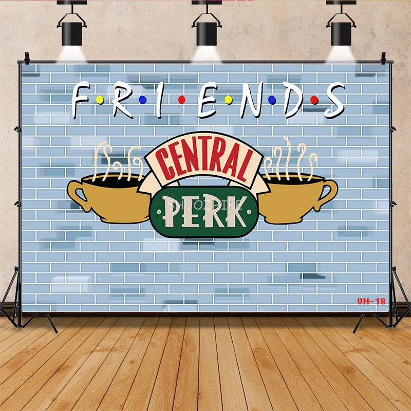 เพื่อนปาร์ตี้ Central Perk กําแพงอิฐการถ่ายภาพฉากหลัง Props Retro โซฟาเด็กธีมวันเกิดพื้นหลังสตูดิโอ QZ-25
