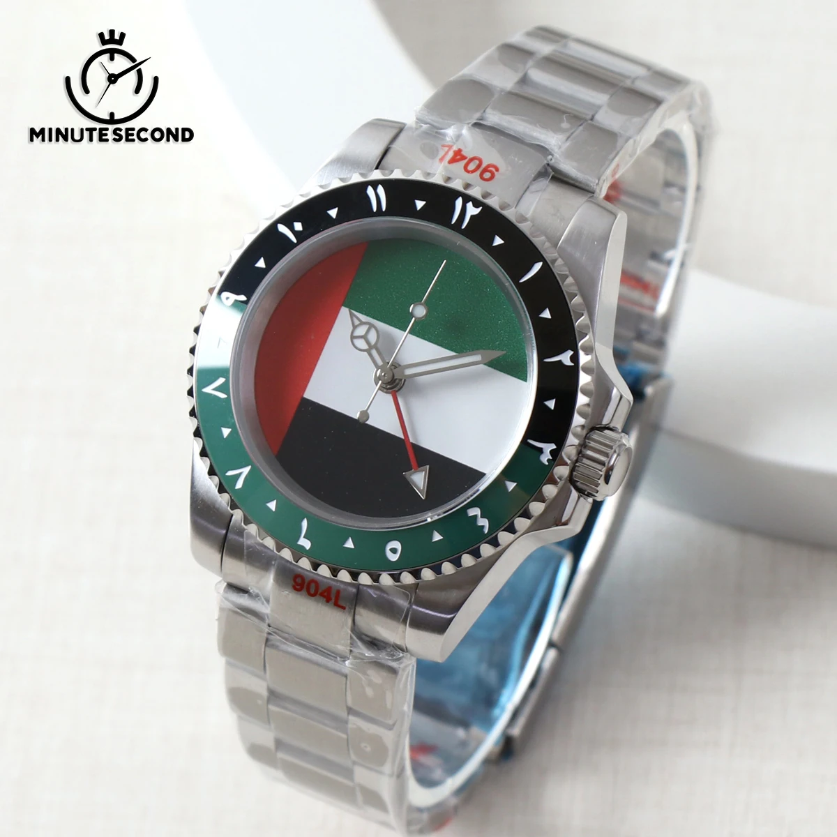 

NH34 GMT Watch Flag of the United Arab Emirates Dial 40mm Green Black Bezel Automatic Mechanical Movement Watch Sapphire Crystal