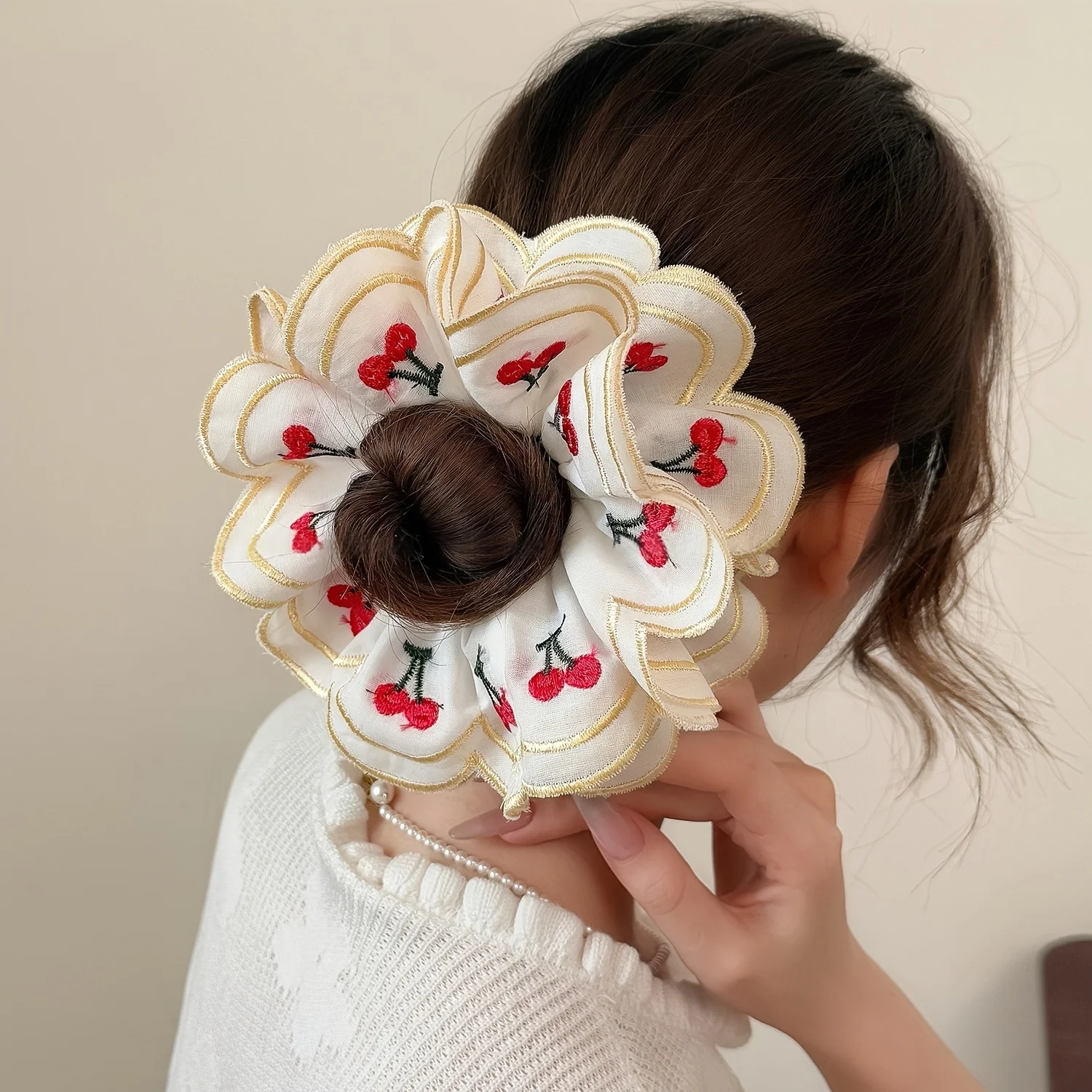 Lady Cherry Embroidery Gold La - đánh giá và giá Travel Accessories Bunnings