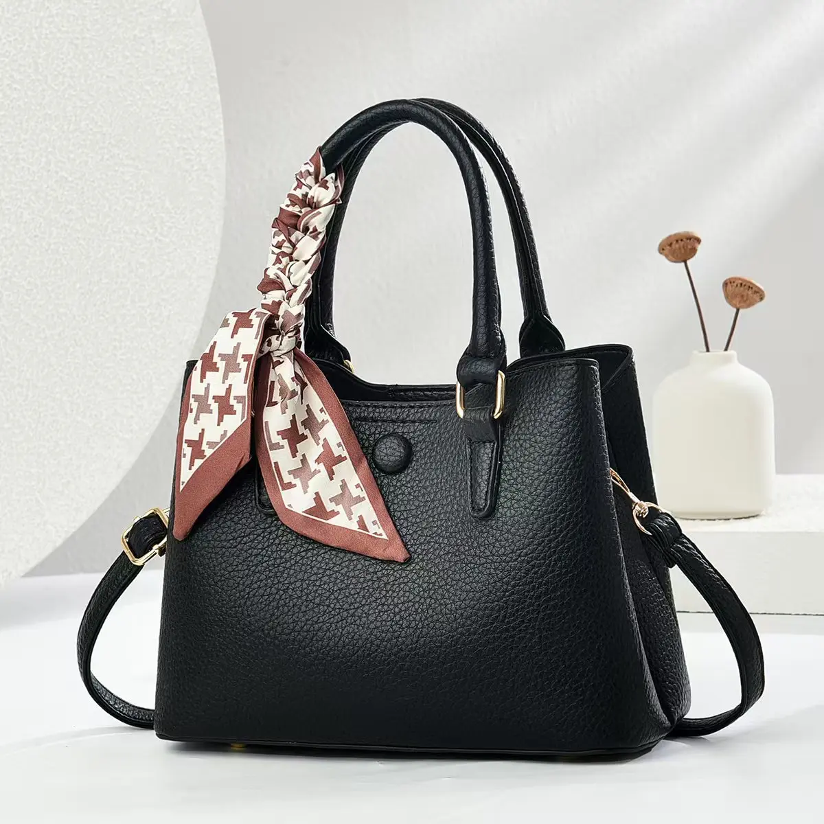 

Ribbon Handheld Women's Bag Retro, Niche, Fashionable Women's Bag Single Shoulder Crossbody Bag High Quality PU Leather Simple
