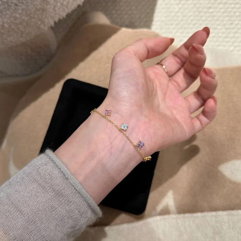 Xiaohongshu نفس الدوبامين اللون الزركون محظوظ العشب سوار ، أنثى موري الراقية أربع أوراق زهرة مجوهرات رائعة #1