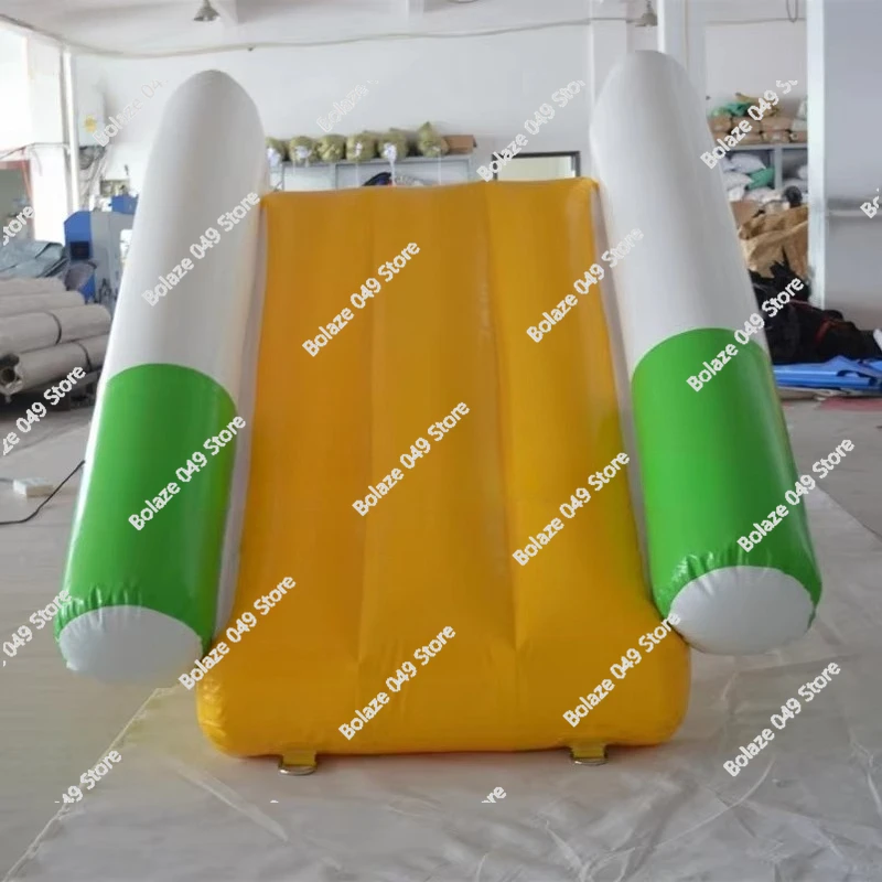 

Closed Small Water Slide Floating Children's Inflatable Water Slide Water Games