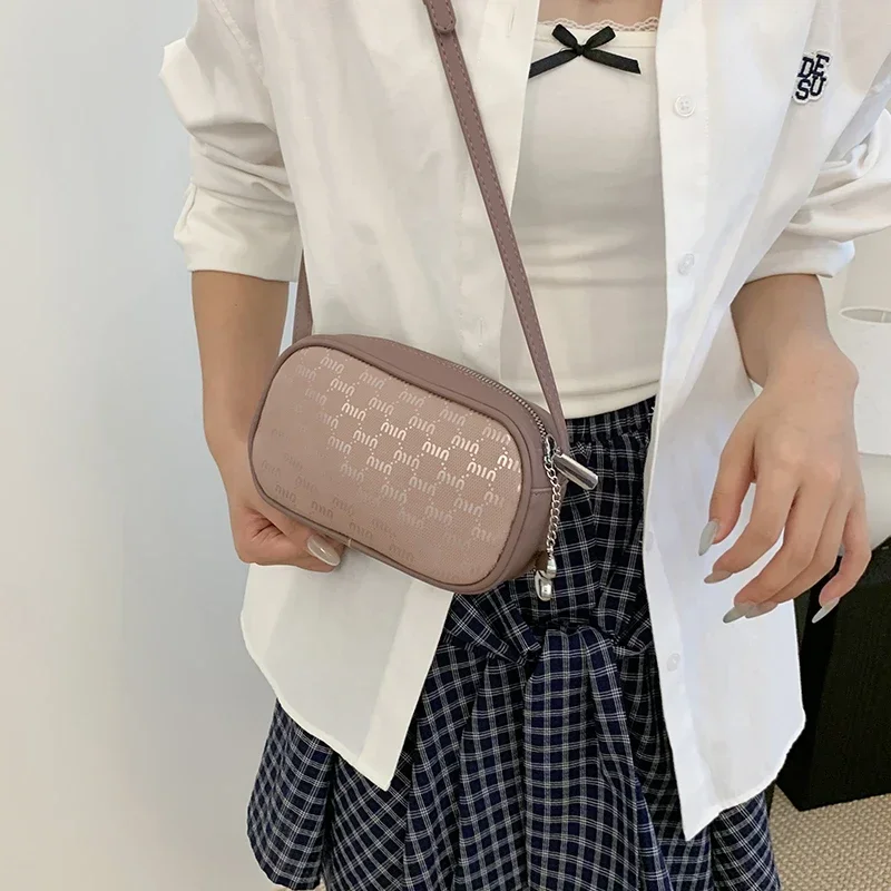 

Elegant High-End Minimalist Leather Crossbody Handbag Women With Letter Logo Vintage Fashionable Design
