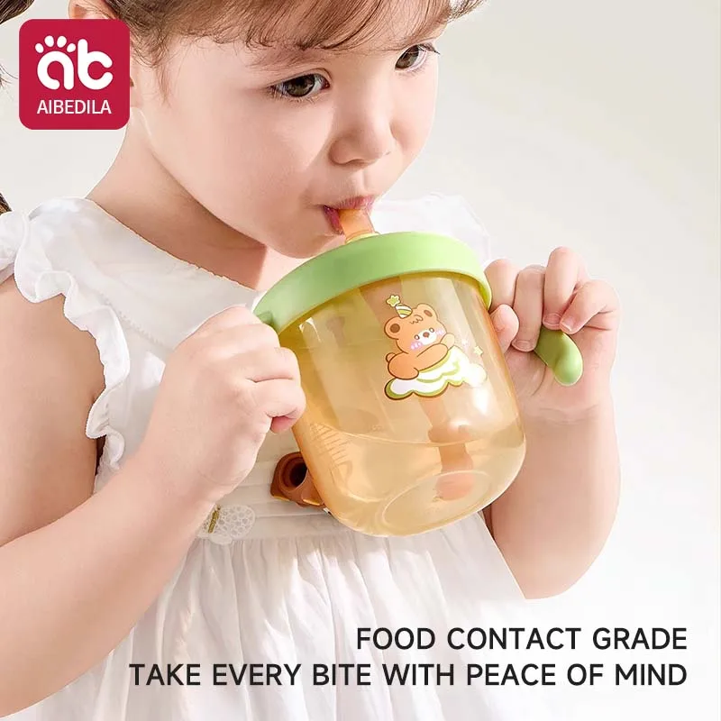 300ML baby Bear Milk Cup Large-Capacity Breakfast Cup Water Cup Food-Grade PP Material Anti-Fall, Clear Scale
